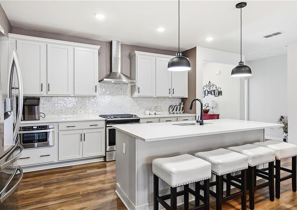 1st image of 44 Honeydew Ln