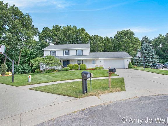 4th image of 3009 Crownview Ct NE