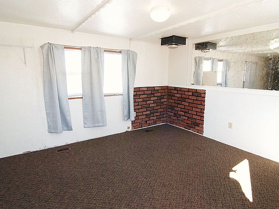 3rd image of 290 Gladstone St