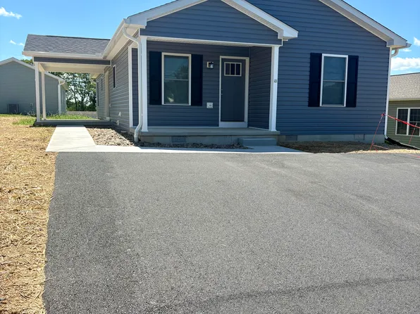 90 Hanshew Ln, Martinsburg, WV 25404