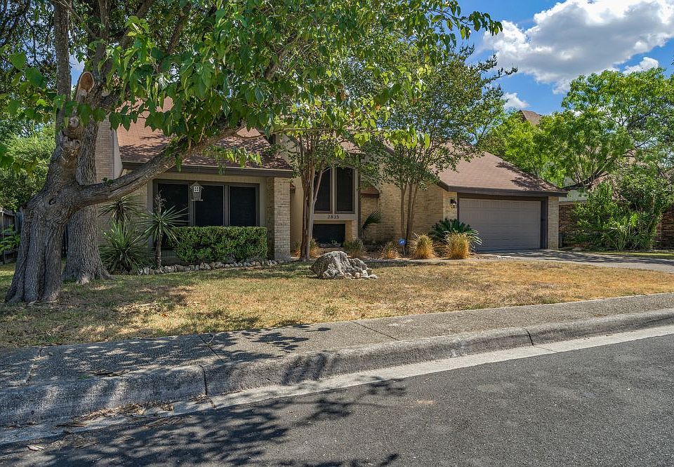 1st image of 2835 Quail Oak St