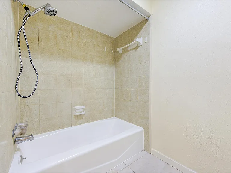 12810 Chaseland Ln — Photo 27