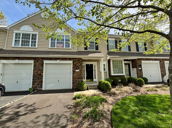 319 Oxford Ln, Chalfont, PA 18914
