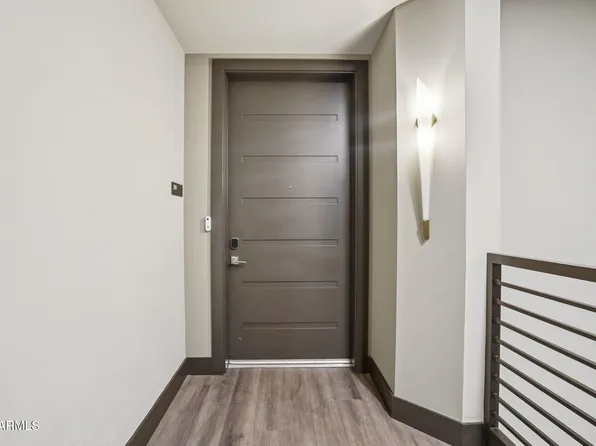 5250 E DEER VALLEY Drive #209, Phoenix, AZ 85054