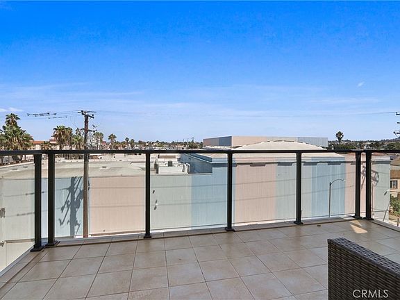 5th image of 1598 Long Beach Blvd #412