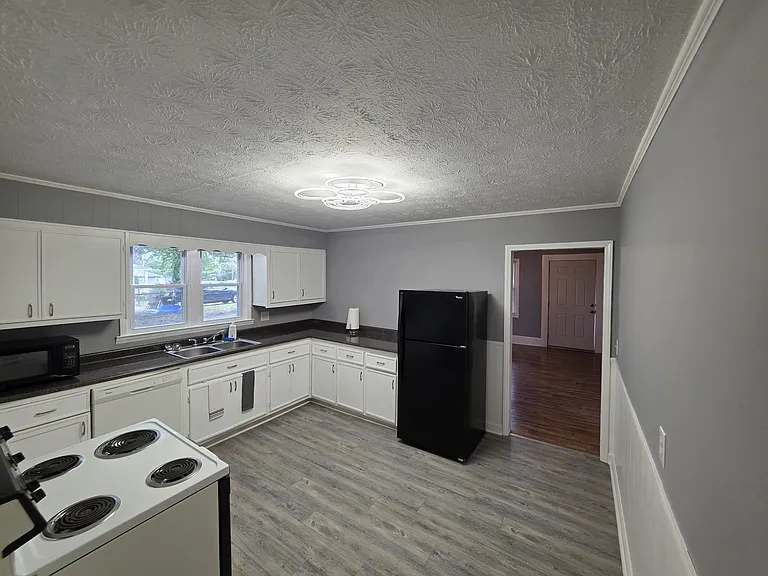 500 Blair St — Photo 11