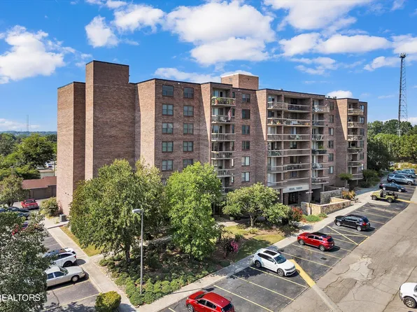 303 Regal Tower, Maryville, TN 37804