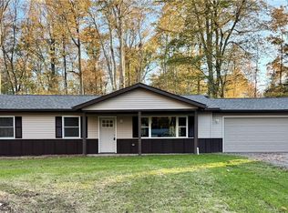 9613 Kim Dr, Chesterland, OH 44026