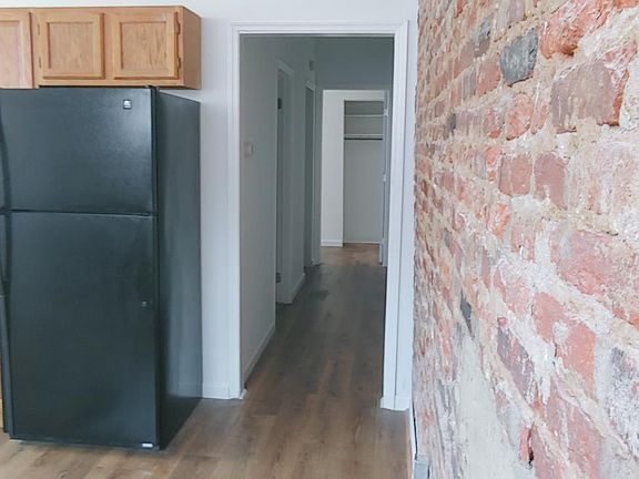 5th image of 2553 E Ann St Floor 1