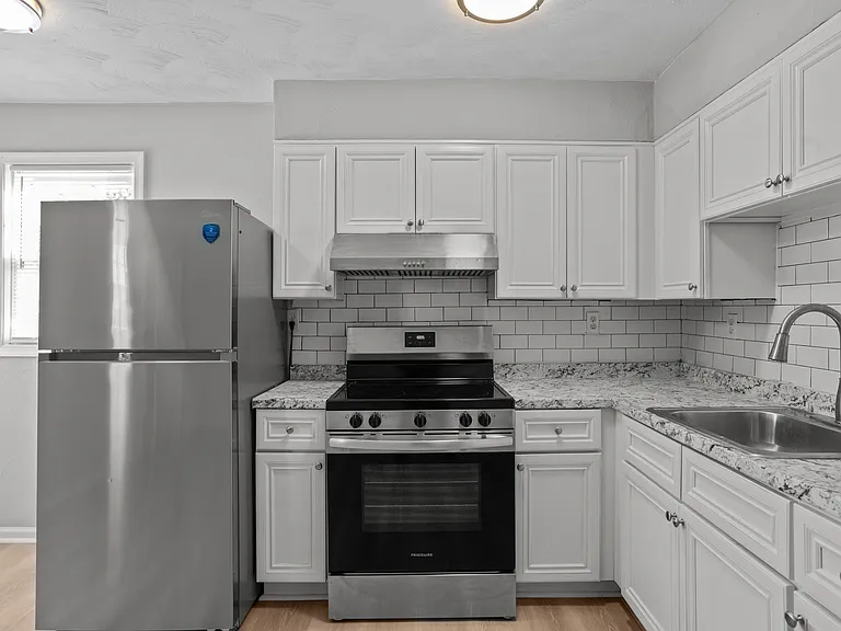9632 12th Bay St #10 — Photo 7