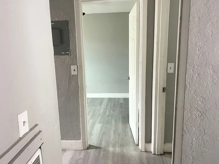 430 N Charles St #9 — Photo 4