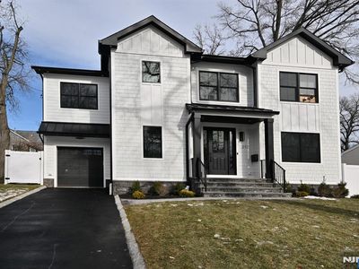 212 Monroe Ave, River Edge, NJ, 07661