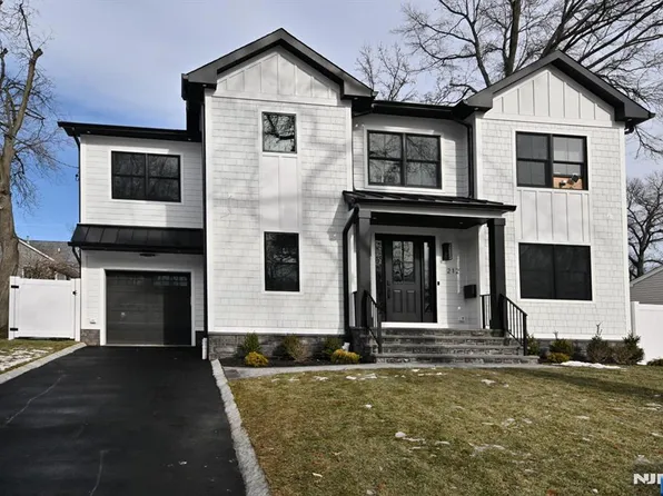 212 Monroe Ave, River Edge, NJ 07661