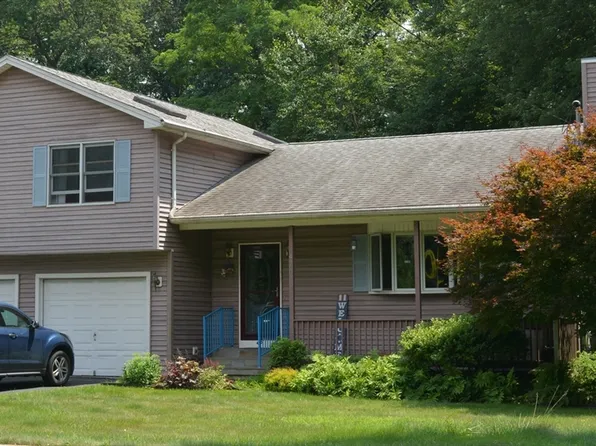 470 School St, Agawam, MA 01001