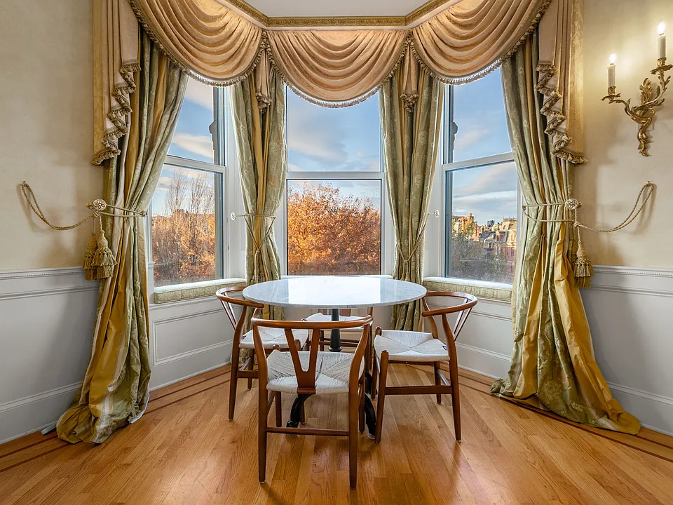 160 Commonwealth Ave #419