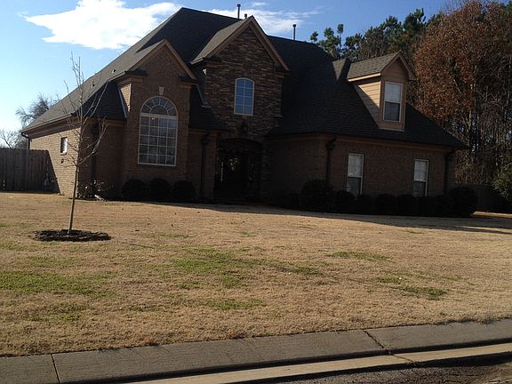 3rd image of 70 Pearl Dr