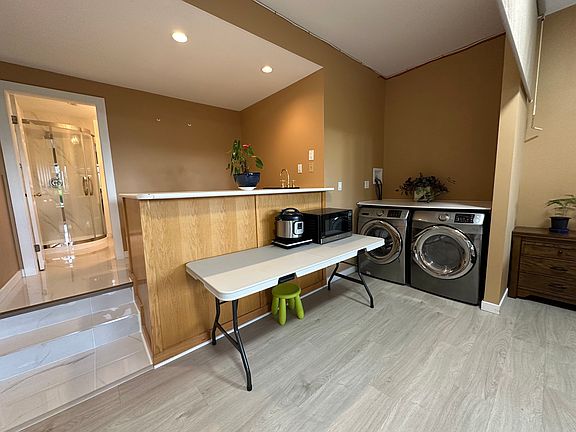 4th image of 4825 Headland Close