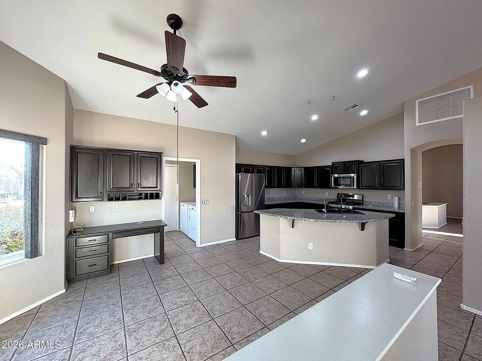 3 bed, 2373 sqft, $3,600 — Photo 3