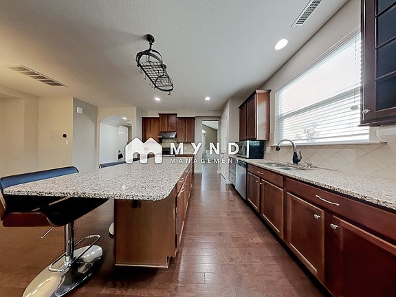 5th image of 13222 Reunion St