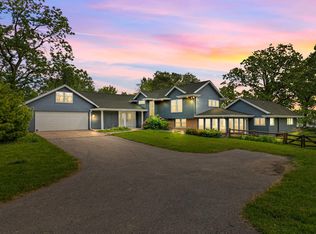 4080 Windermere Ln, Oshkosh, WI 54902