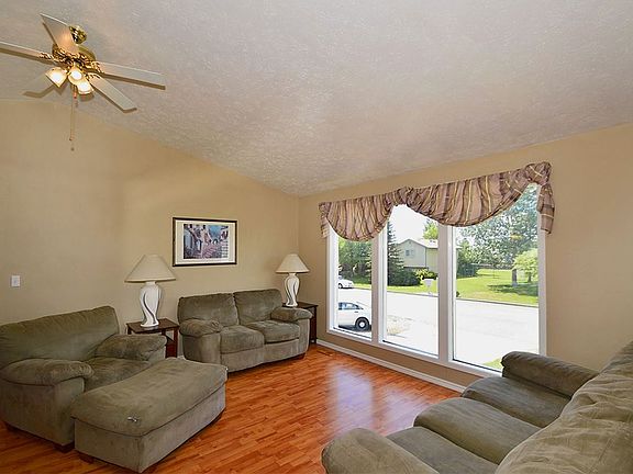 3rd image of 5910 N Malta St