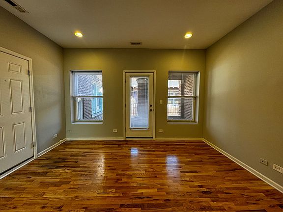 5th image of 4718-24 N Bernard St #1E