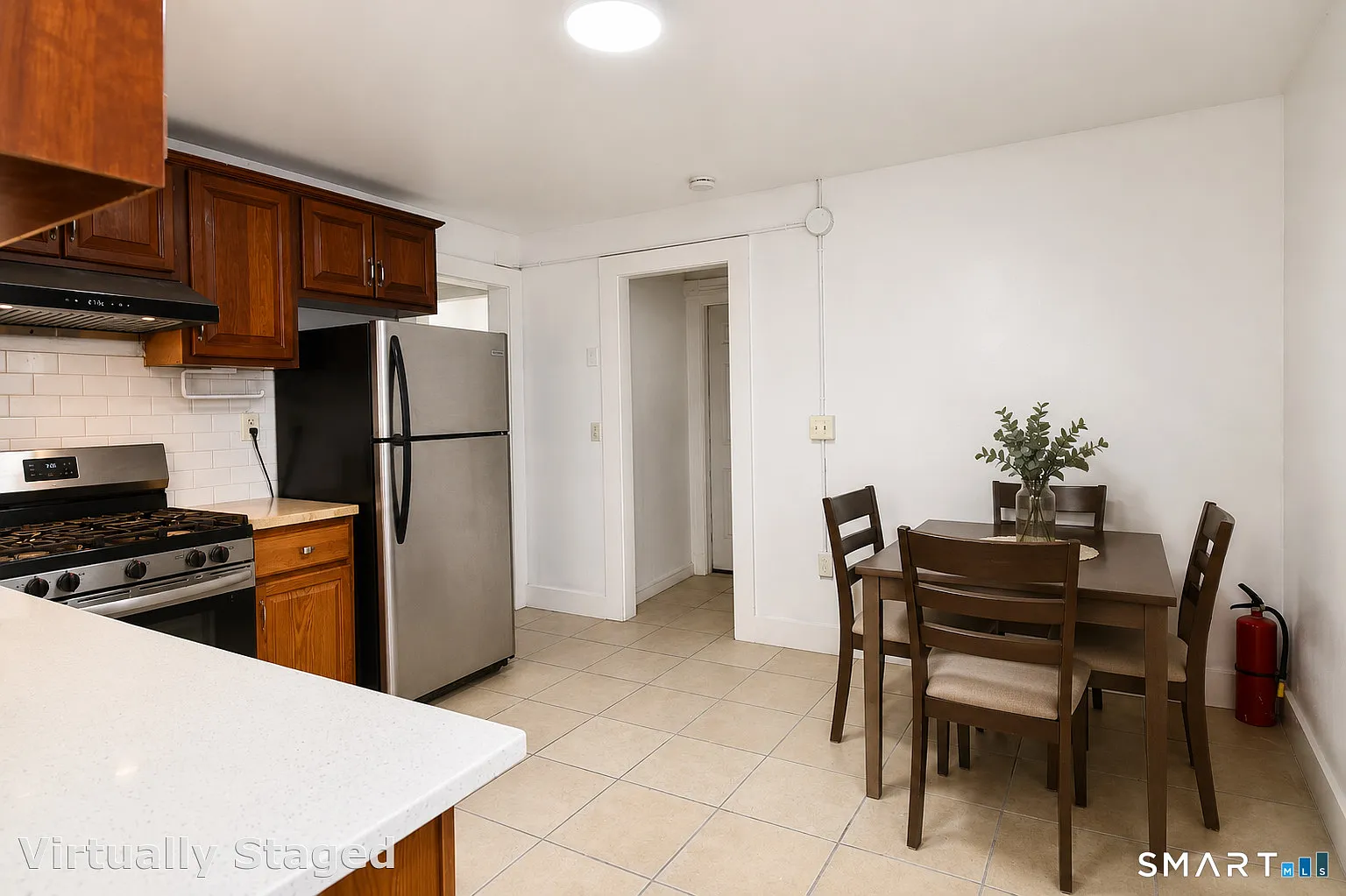 3 bed, 1.0 bath, 1200 sqft, $2,250 — Photo 3