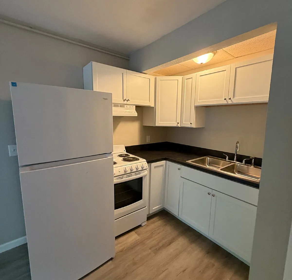 1 bed, 1.0 bath, $799 — Photo 3