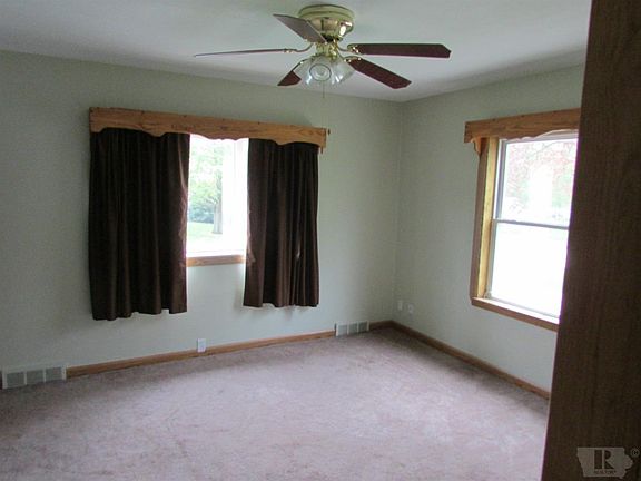 4th image of 705 2nd Ave S