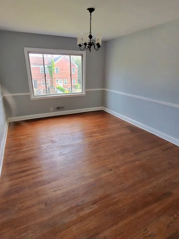 3 bed, 1.5 bath, 1520 sqft, $1,800 — Photo 3