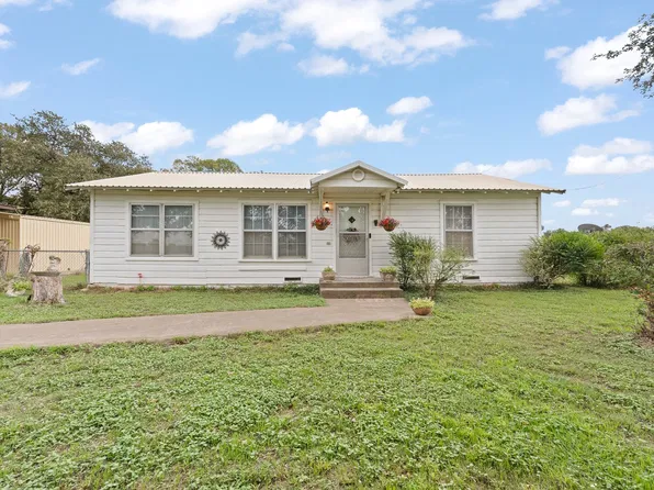 3320 N Main St, Cleburne, TX 76033
