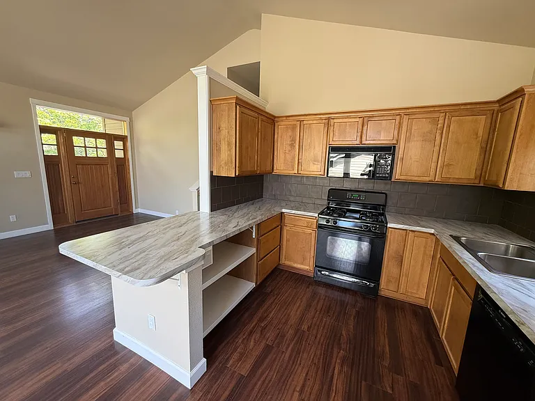 319 SW Chukar Ln — Photo 5