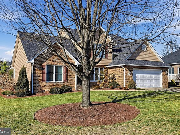 2nd image of 806 Mahone Dr