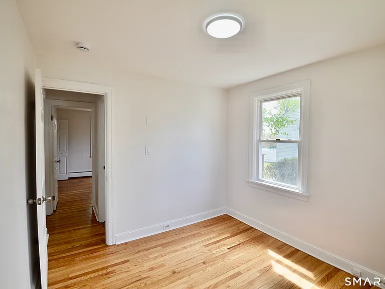 314 Knowlton St — Photo 10