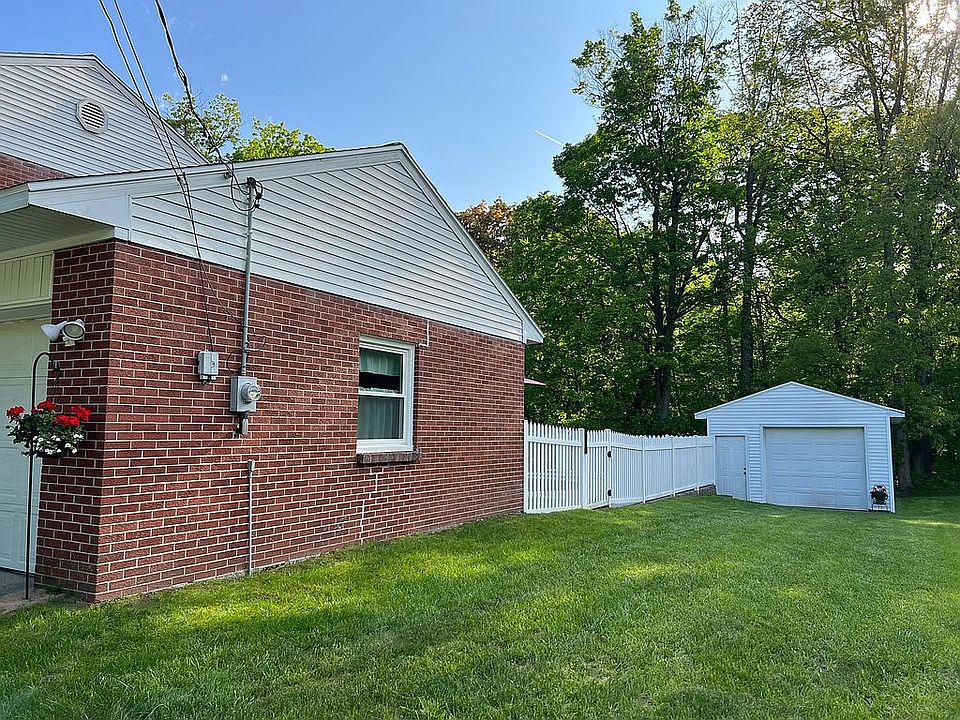 2nd image of 4703 Morningside Dr SE