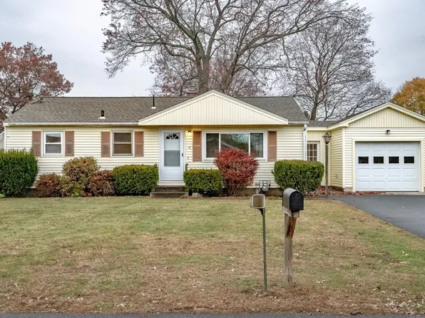 9 Carole Ave, Westfield, MA 01085