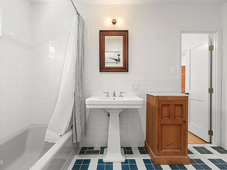 317 El Medio St — Photo 5