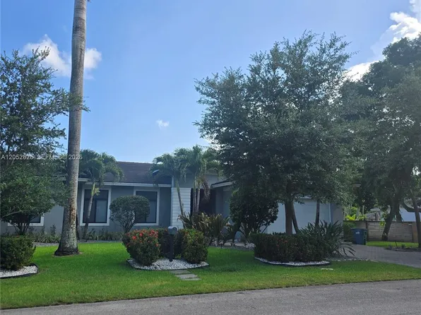 9340 SW 177th St, Palmetto Bay, FL 33157