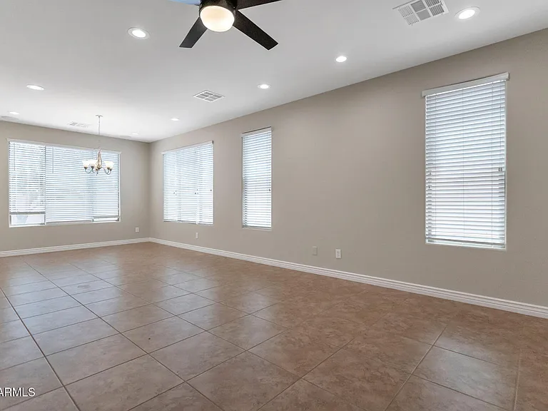 11971 W Patrick Ln — Photo 10