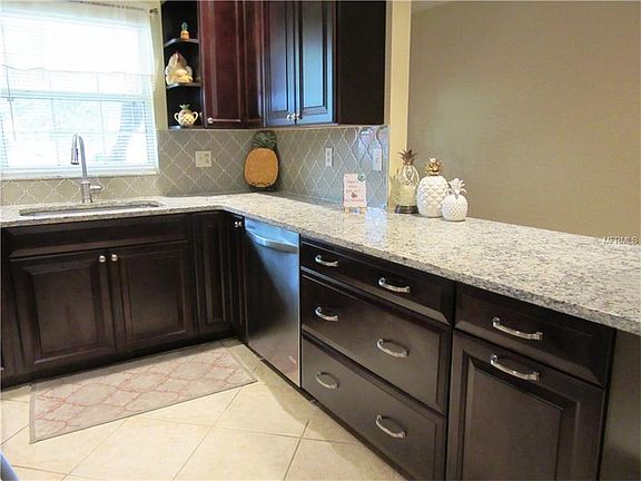 4th image of 3430 Cambridge Dr