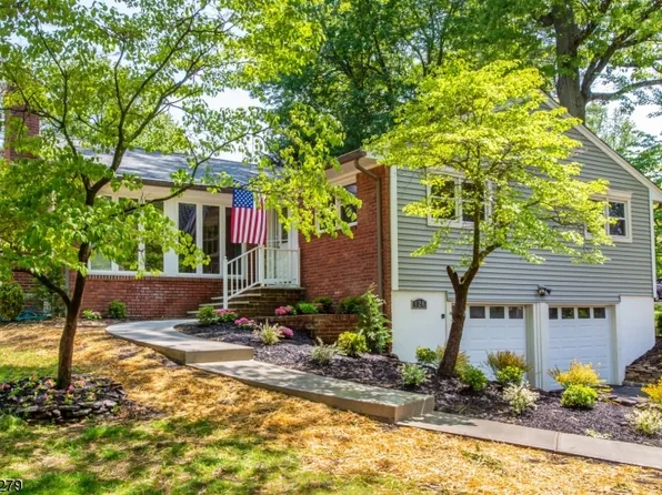 126 Chestnut Hill Dr, New Providence Boro, NJ 07974