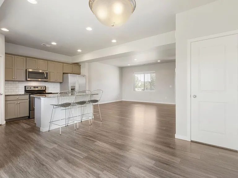 2139 Saison St — Photo 10