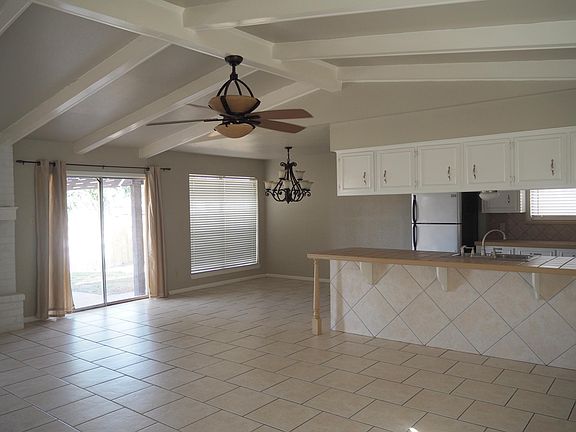 3rd image of 14926 Atascadera Ave