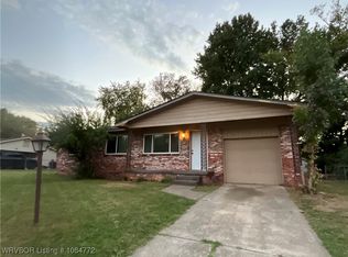 8000 Colony Ln, Fort Smith, AR 72908