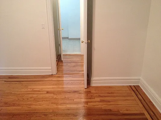 Rented by Metroline Realty | media 36