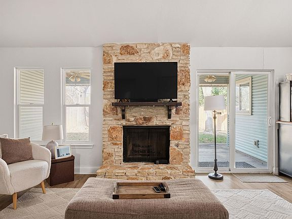 4th image of 2008 Lear Ln