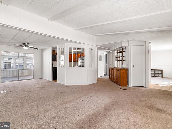 4th image of 254 Rabbit Run