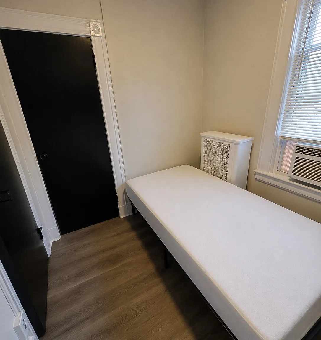 1 bed, $900 — Photo 2
