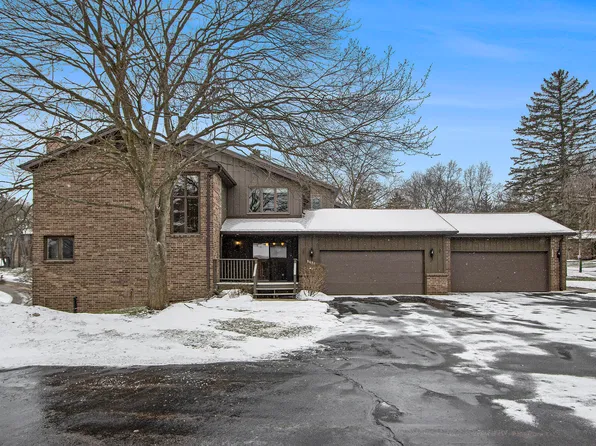 3636 Woodcliff Dr, Kalamazoo, MI 49008