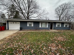 1406 Briarwood Dr, Champaign, IL 61821